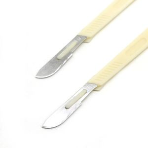 Stainless Steel Carbon Steel Surgical Blade with Plastic Handle