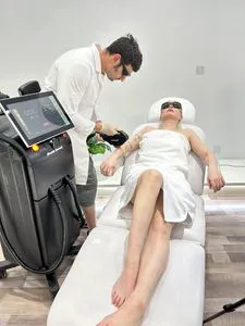 2000W 4wave Double Row High Quality Germany Bars Diode Laser 808nm 1064nm Two Wavelength Machine