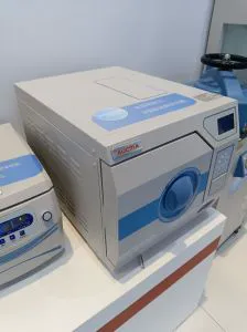 Aucma, 23L Tabletop Steam Autoclave for Hospital/Lab (ATM-8) with High Quantity and Cheap Price