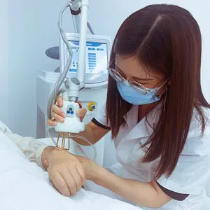 Fractional CO2 Facial Skin Anti-Aging Laser Machine/Painless CO2 Laser Vaginal Tightening Beauty Machine